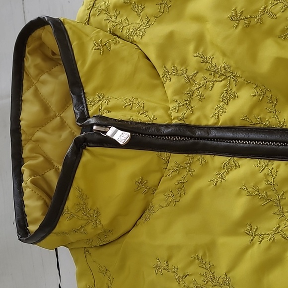 Carole Little Embroidered Chartreuse Vest - Picture 3 of 13